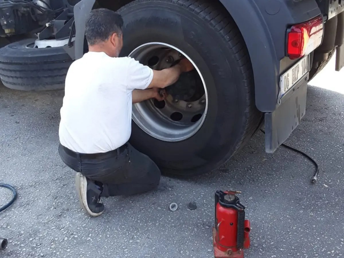 Akyazı Oto Lastikçi